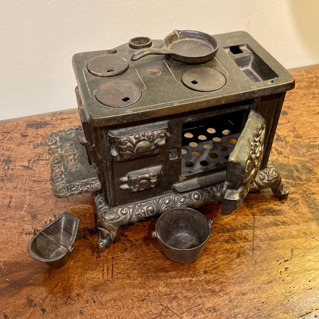Vintage Miniature Toy CAST IRON Stove 