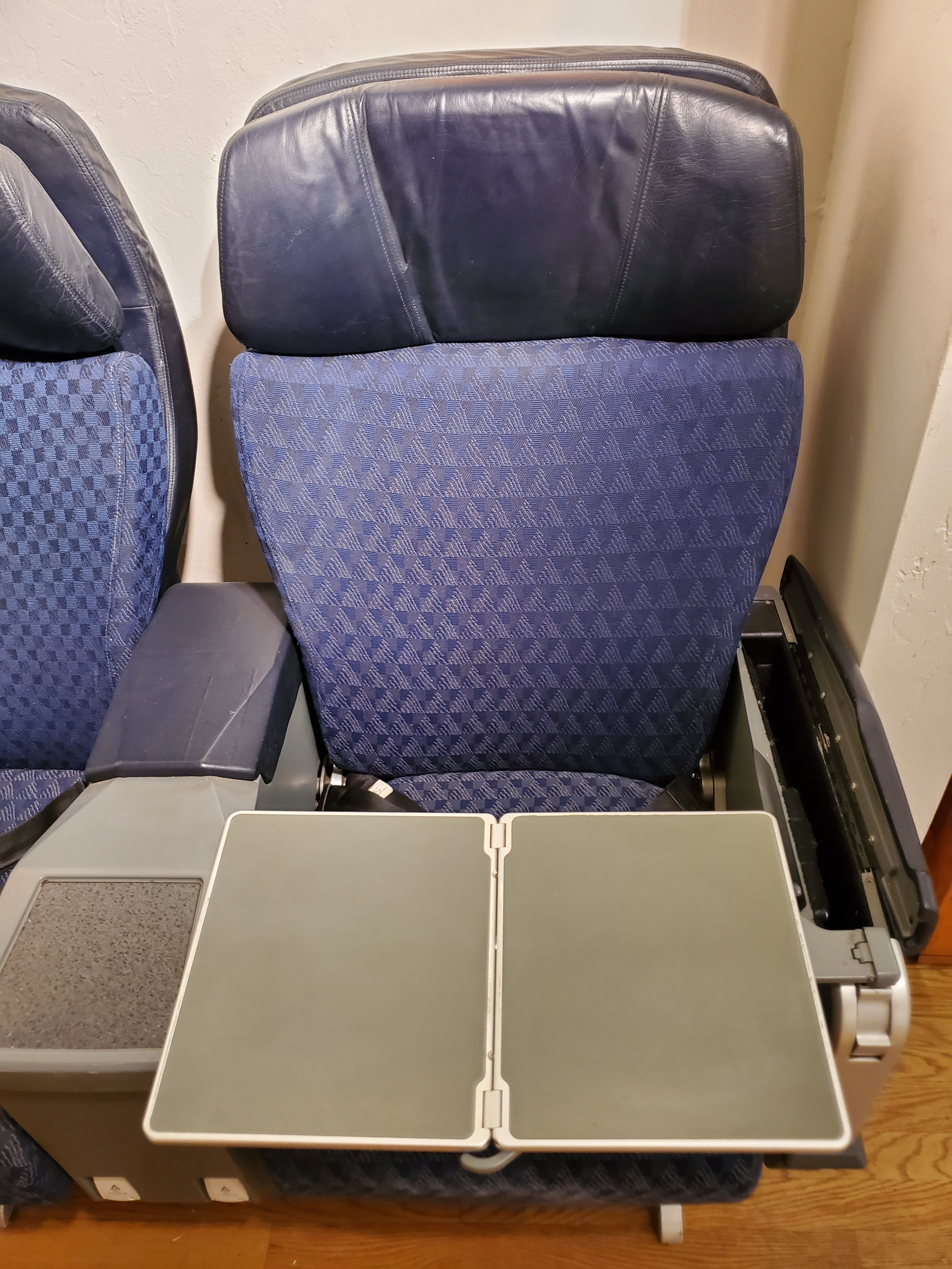 first class airplane seats